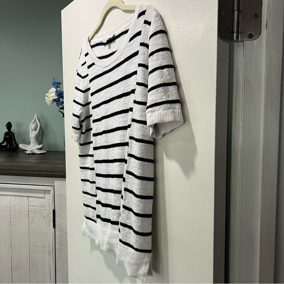 NWOT Loft Black & White Striped Short Sleeve Top - Size M - Picture 4 of 8